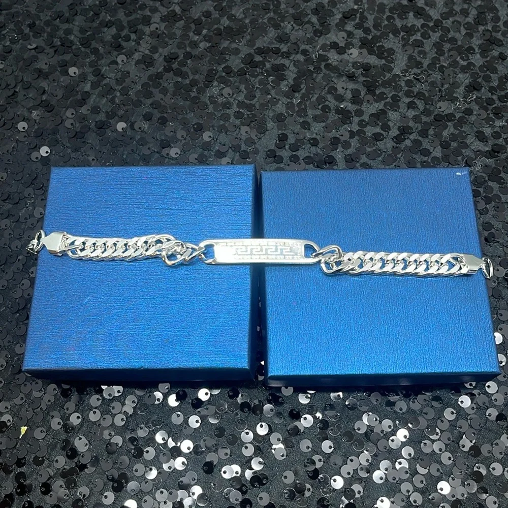 New stainless steel bracelet with modern design for men  size 8” Long